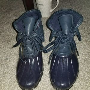 Duck boots